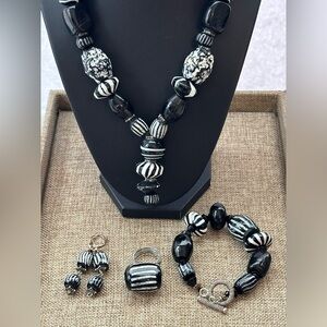 STUNNING 4pc HAND CRAFTED BLACK & WHITE BEADED COMBO SET